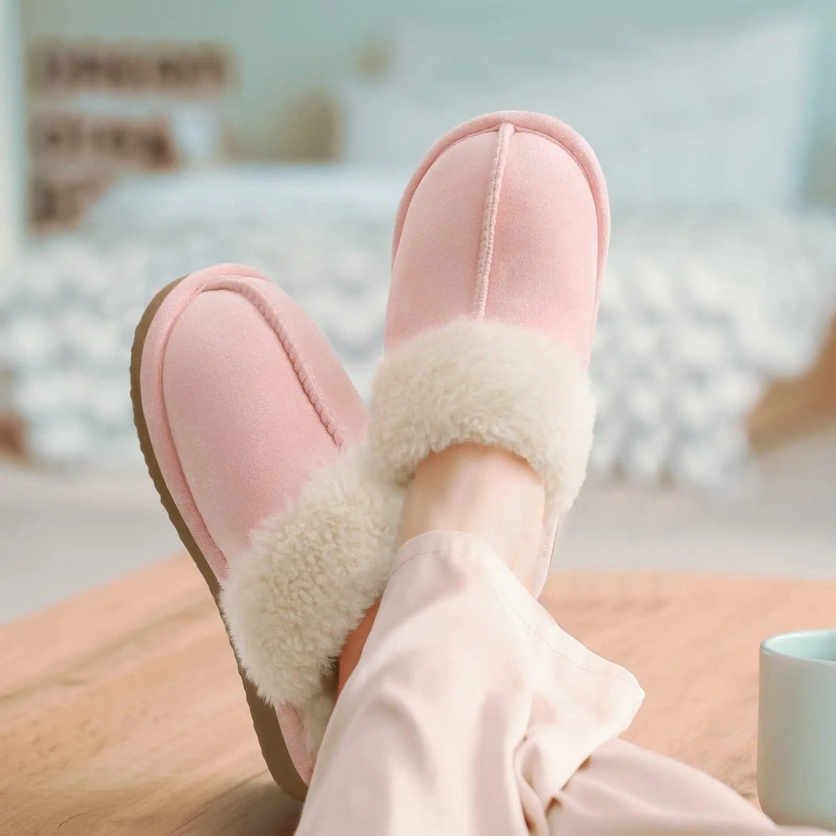 SaneShoppe - Comwarm Winter Fluffy Fur Slippers for Women Warm New Home Slippers Faux Fur House Mules Shoes Indoor Bedroom Comfy Fuzzy Slides